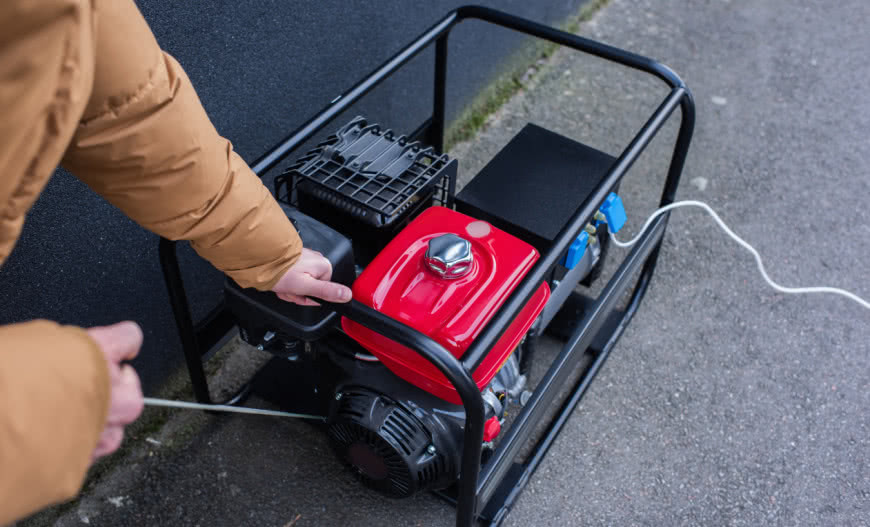 Jak podłączyć generator prądu do instalacji domowej? Praktyczny poradnik krok po kroku