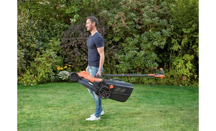 Kosiarka spalinowa, elektryczna czy traktor koszący - co wybrać?