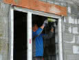 Dwa warianty warstwowego montażu okien